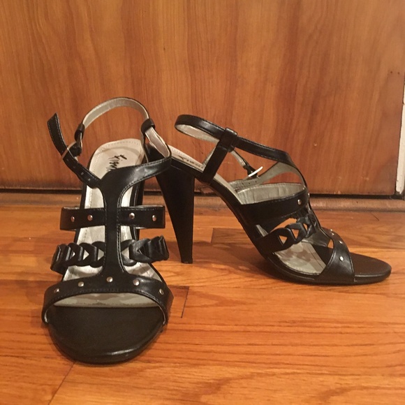 Black Fioni Heels - Picture 1 of 5